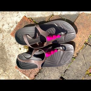 Croc sandals with pink gem stones